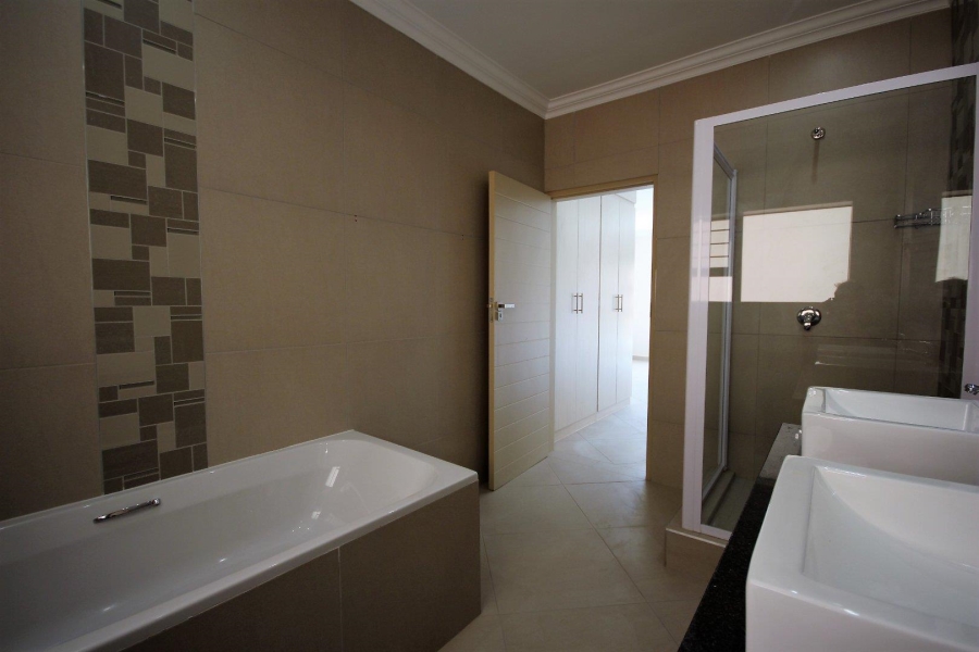 To Let 3 Bedroom Property for Rent in Olympus Gauteng