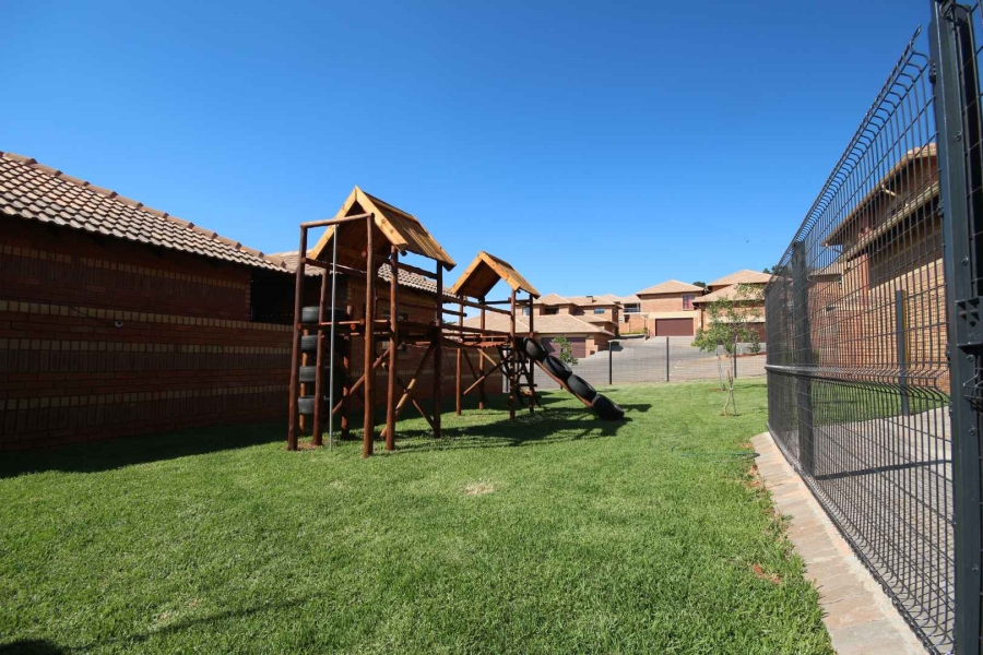 To Let 3 Bedroom Property for Rent in Olympus Gauteng