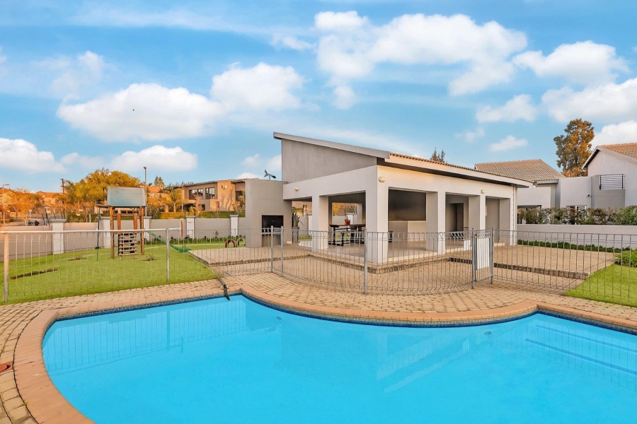 2 Bedroom Property for Sale in Broadacres Gauteng