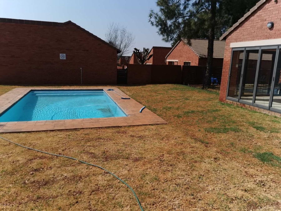 To Let 2 Bedroom Property for Rent in Moreleta Park Gauteng