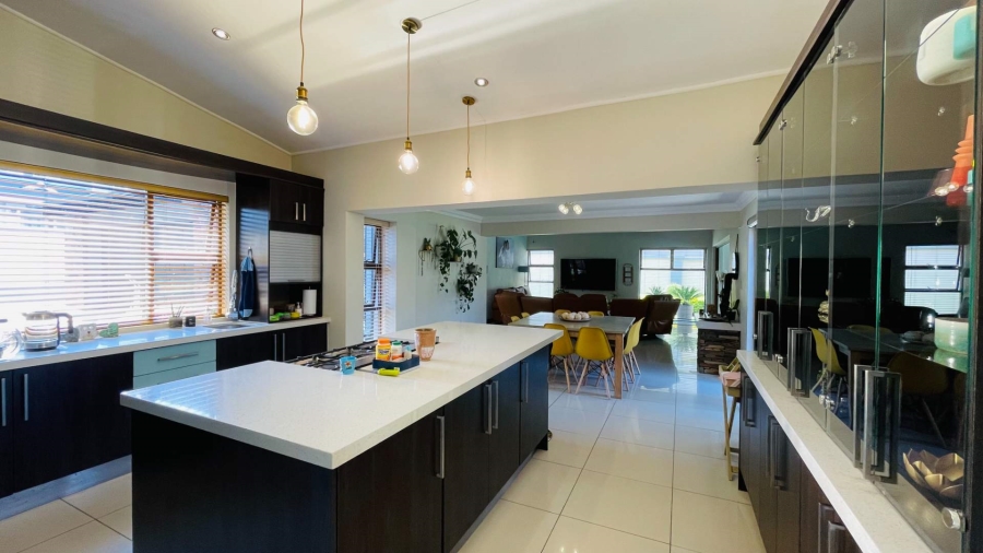 To Let 4 Bedroom Property for Rent in Midlands Estate Gauteng