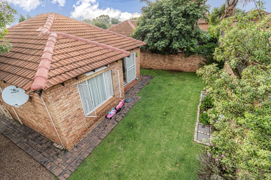 2 Bedroom Property for Sale in Wilgeheuwel Gauteng