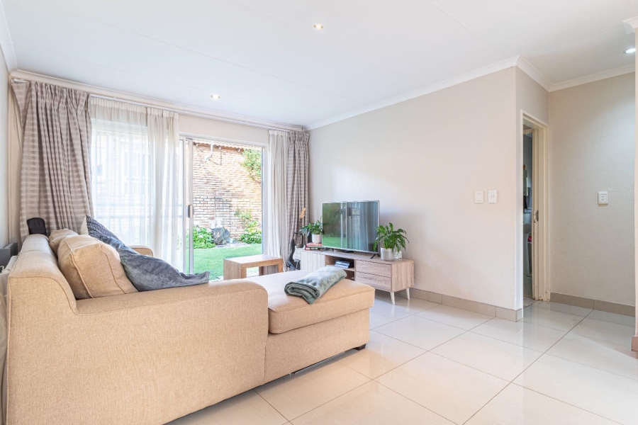2 Bedroom Property for Sale in Wilgeheuwel Gauteng