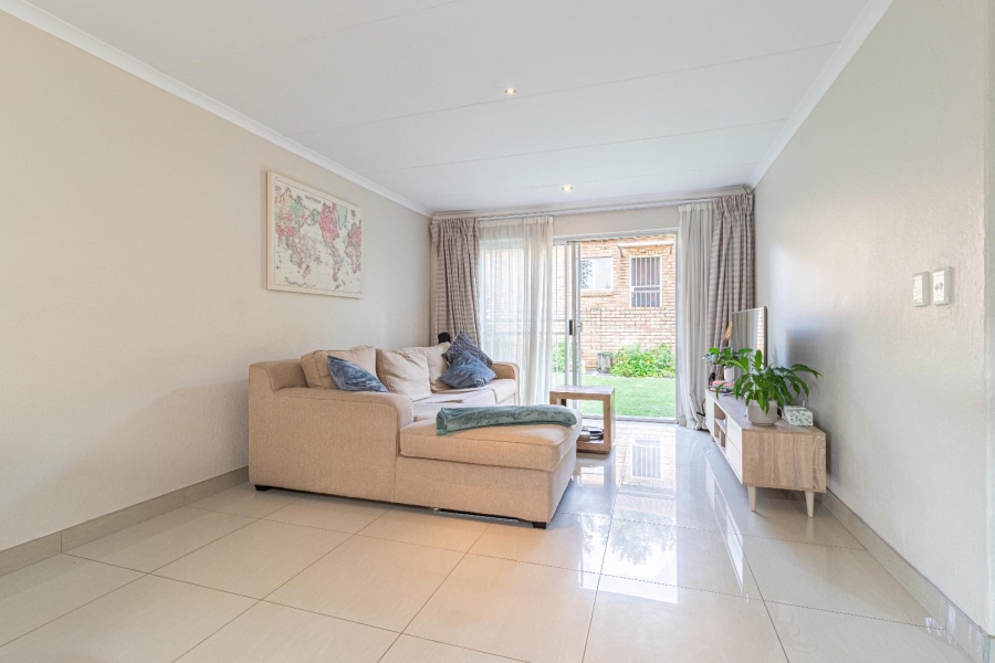 2 Bedroom Property for Sale in Wilgeheuwel Gauteng