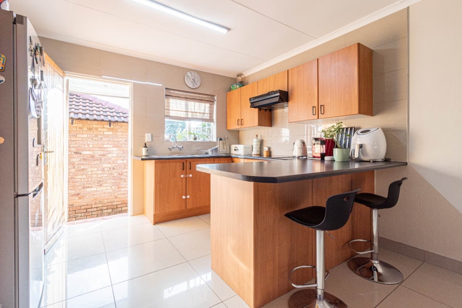 2 Bedroom Property for Sale in Wilgeheuwel Gauteng