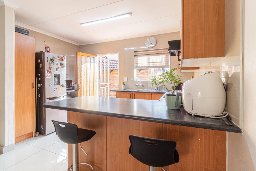 2 Bedroom Property for Sale in Wilgeheuwel Gauteng