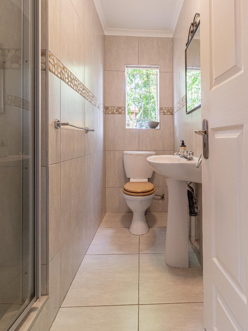 2 Bedroom Property for Sale in Wilgeheuwel Gauteng