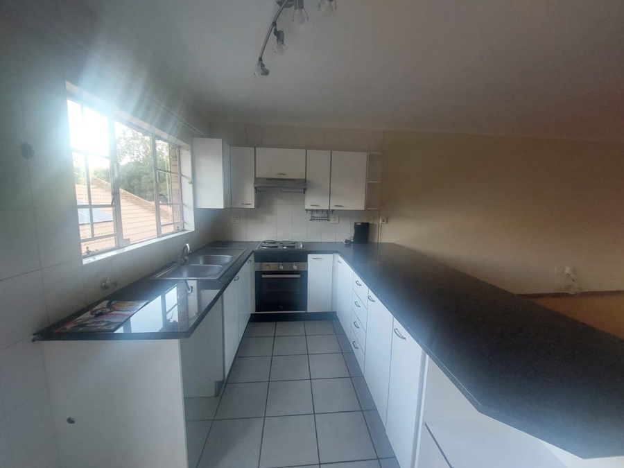 To Let 2 Bedroom Property for Rent in South Crest Gauteng