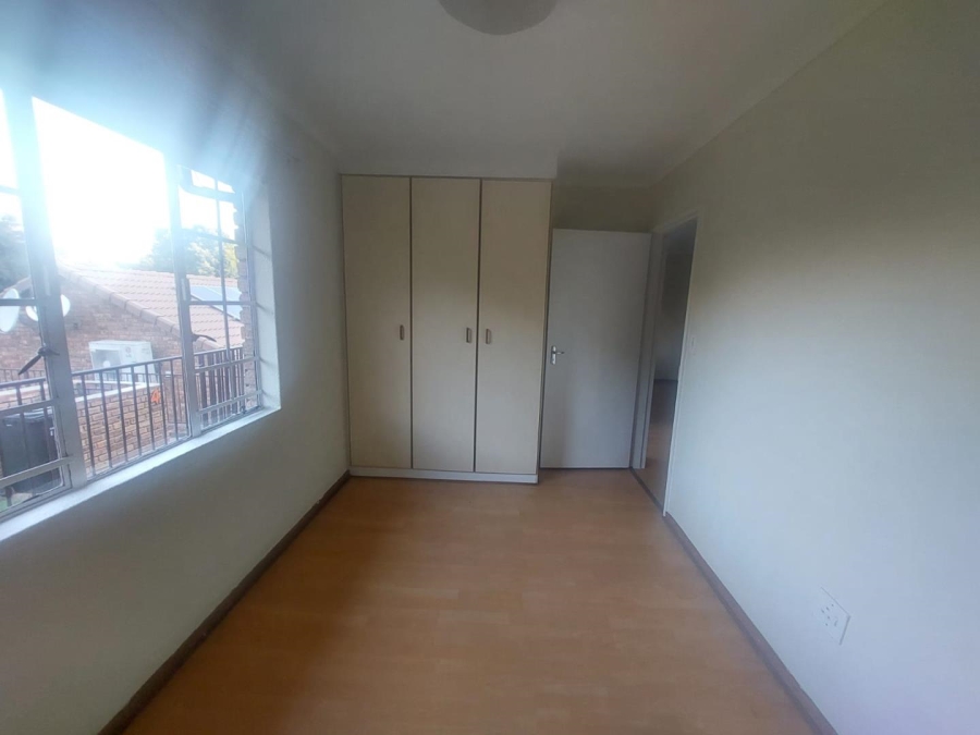 To Let 2 Bedroom Property for Rent in South Crest Gauteng