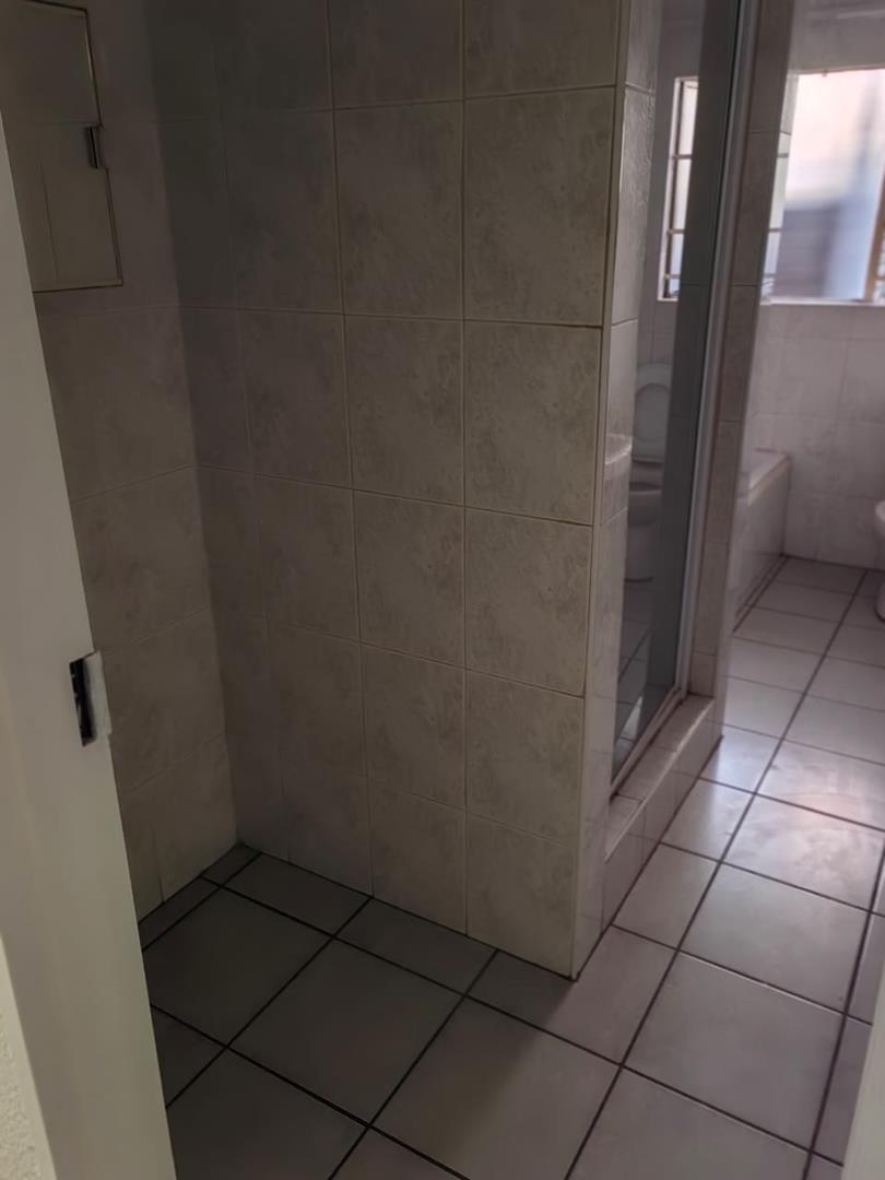 To Let 2 Bedroom Property for Rent in South Crest Gauteng