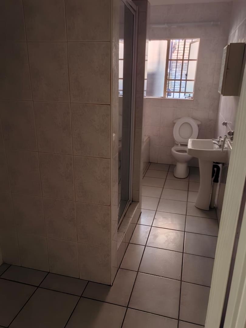 To Let 2 Bedroom Property for Rent in South Crest Gauteng