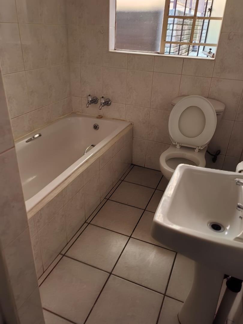 To Let 2 Bedroom Property for Rent in South Crest Gauteng