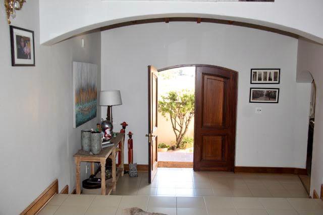 7 Bedroom Property for Sale in Mondeor Gauteng