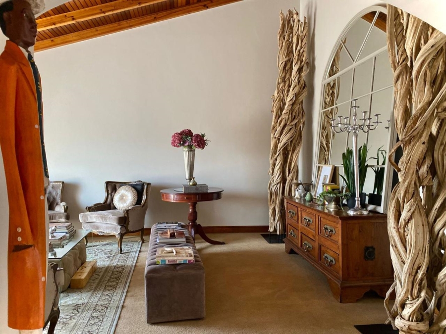 7 Bedroom Property for Sale in Mondeor Gauteng