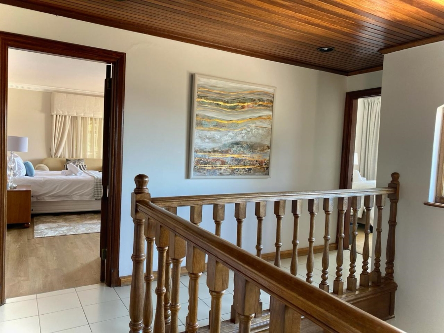 7 Bedroom Property for Sale in Mondeor Gauteng