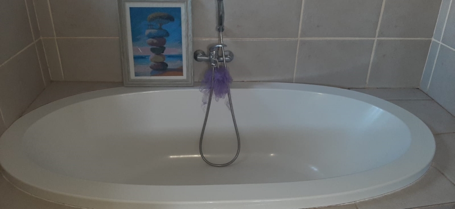 To Let 4 Bedroom Property for Rent in Six Fountains Residential Estate Gauteng