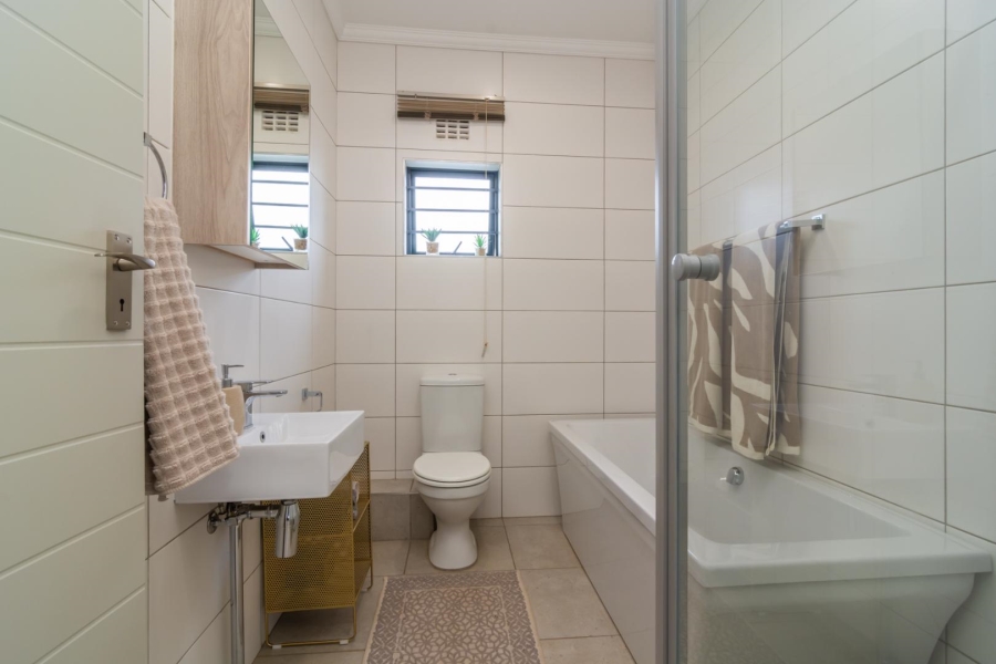 3 Bedroom Property for Sale in Lion Pride Gauteng