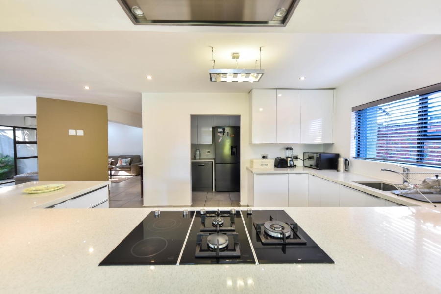 To Let 4 Bedroom Property for Rent in Silver Lakes Golf Estate Gauteng