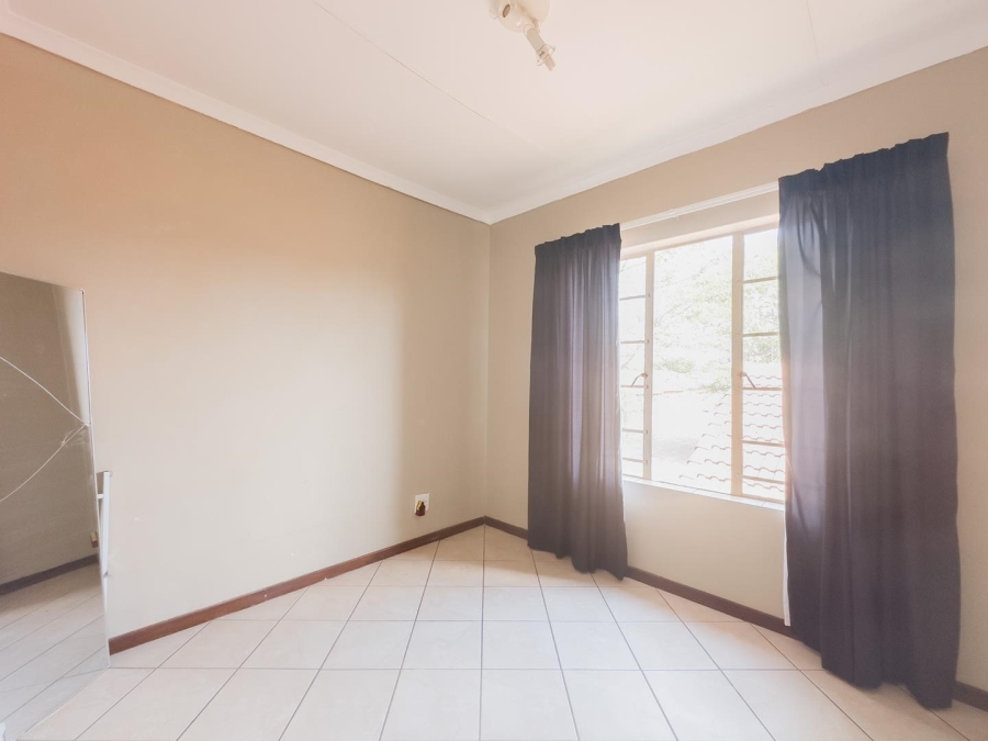 To Let 2 Bedroom Property for Rent in Mooikloof Ridge Gauteng