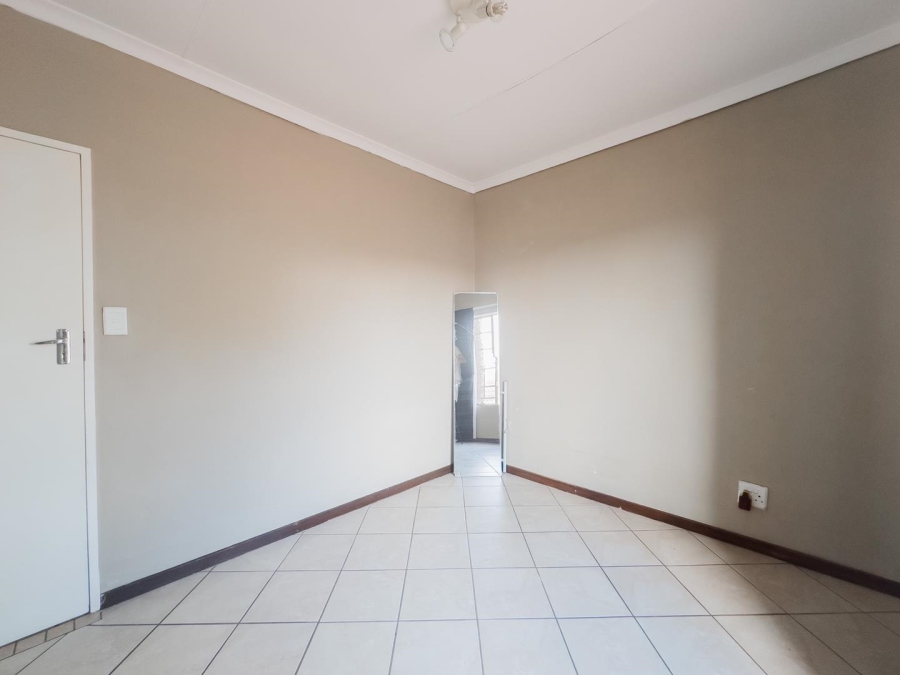 To Let 2 Bedroom Property for Rent in Mooikloof Ridge Gauteng