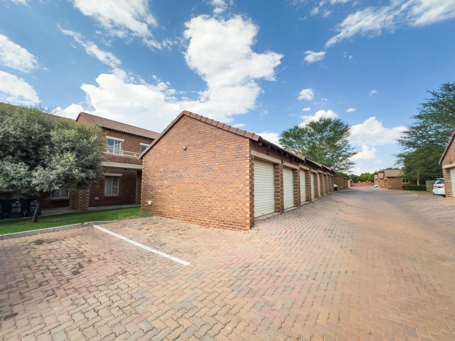 To Let 2 Bedroom Property for Rent in Mooikloof Ridge Gauteng