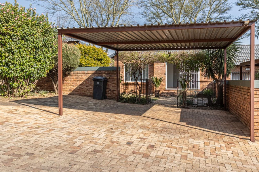 To Let 2 Bedroom Property for Rent in Wilgeheuwel Gauteng