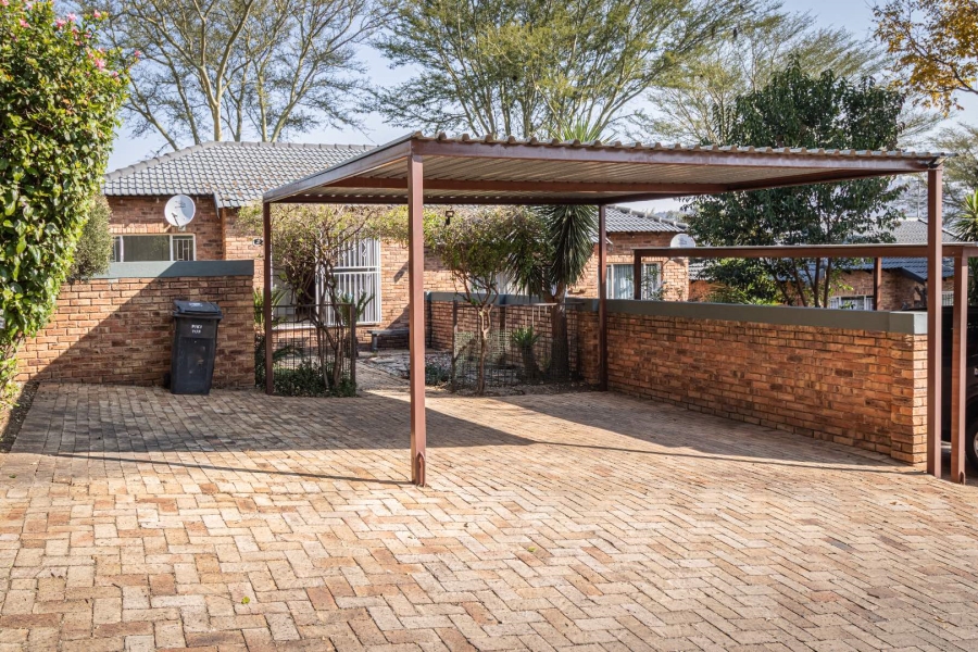 To Let 2 Bedroom Property for Rent in Wilgeheuwel Gauteng