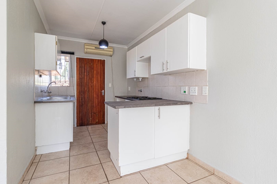 To Let 2 Bedroom Property for Rent in Wilgeheuwel Gauteng