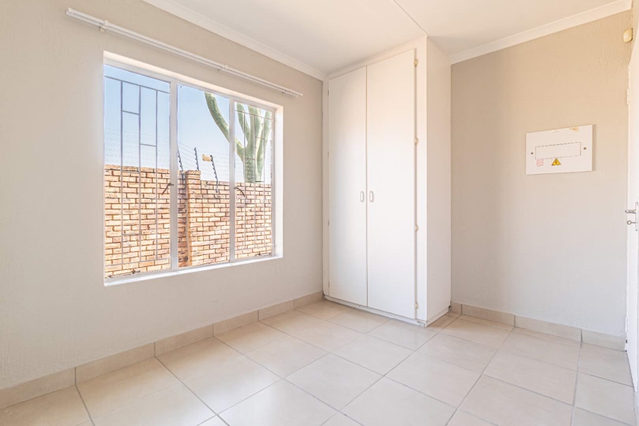To Let 2 Bedroom Property for Rent in Wilgeheuwel Gauteng