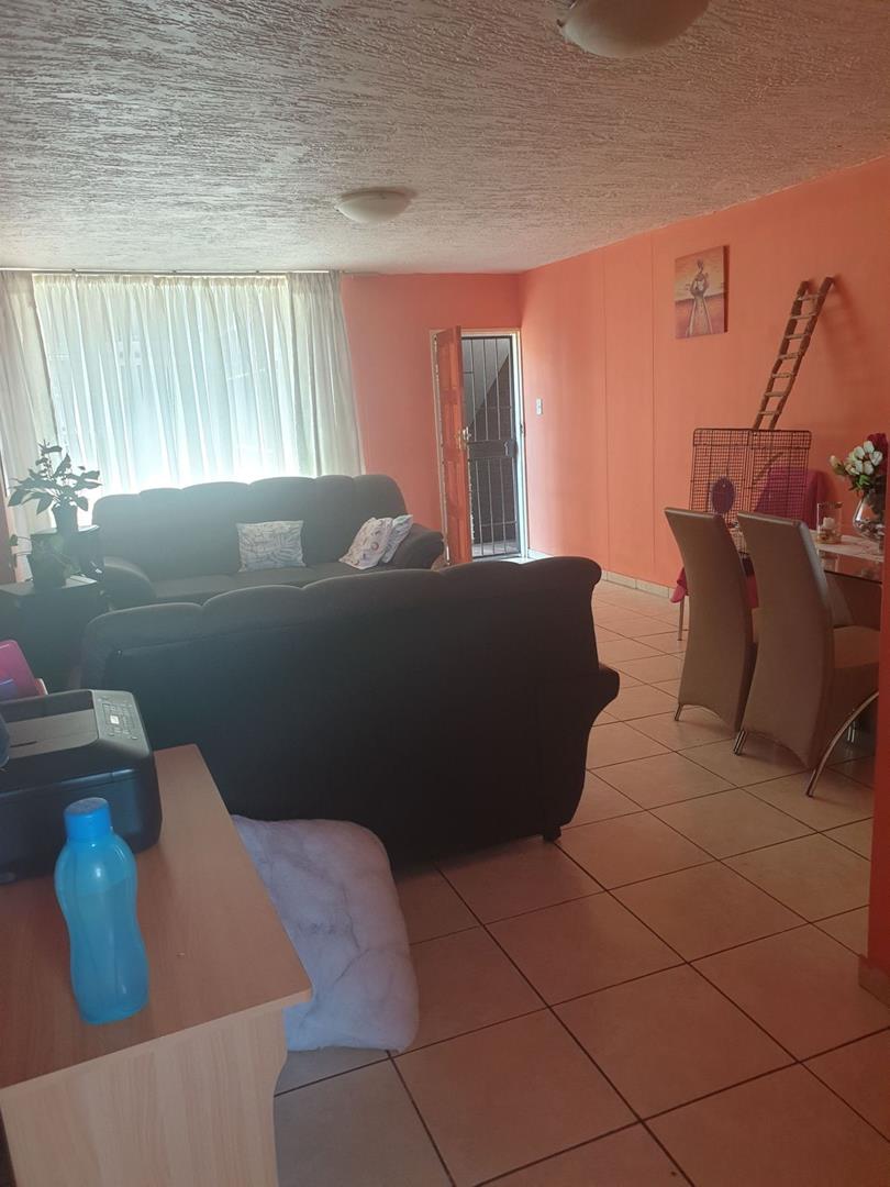 To Let 2 Bedroom Property for Rent in Silverton Gauteng