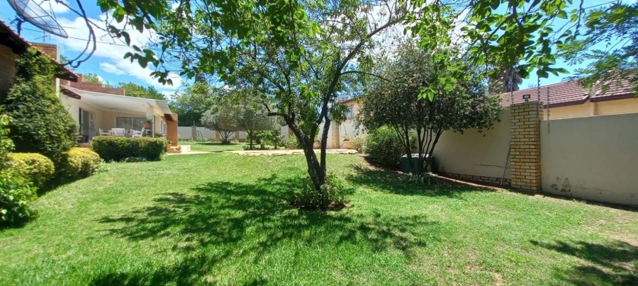 4 Bedroom Property for Sale in Buccleuch Gauteng