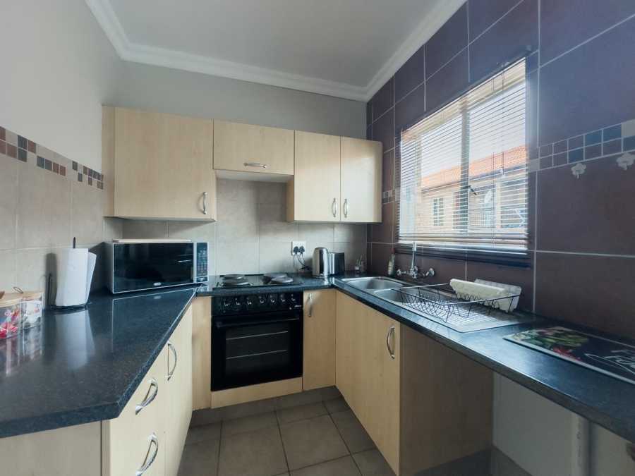 To Let 1 Bedroom Property for Rent in Wapadrand Gauteng
