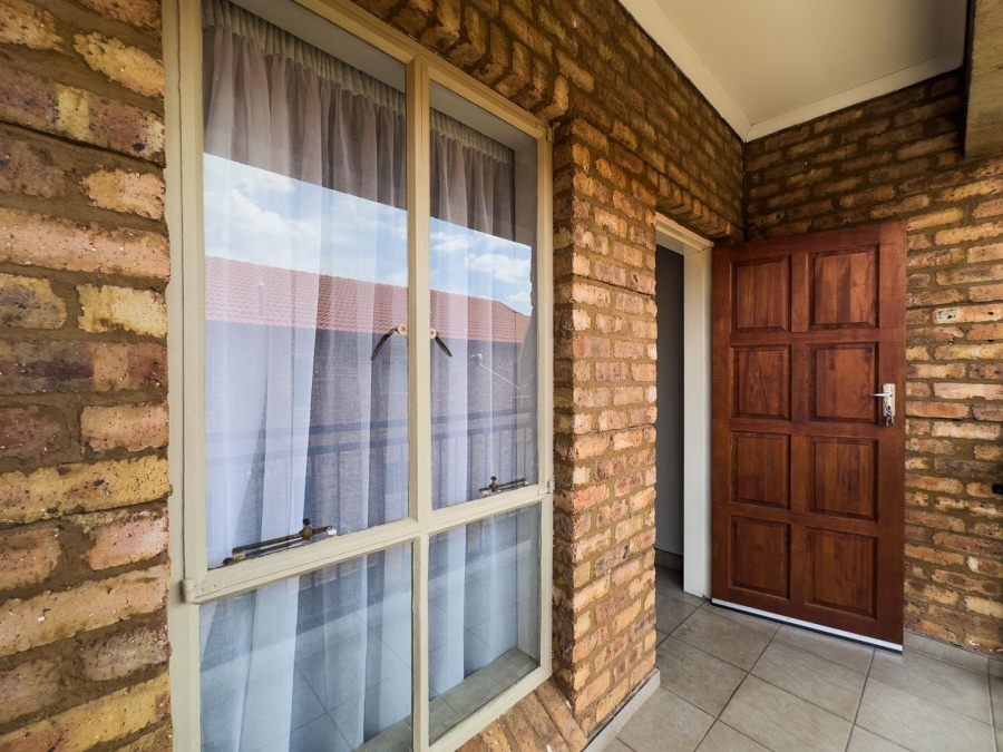 To Let 1 Bedroom Property for Rent in Wapadrand Gauteng