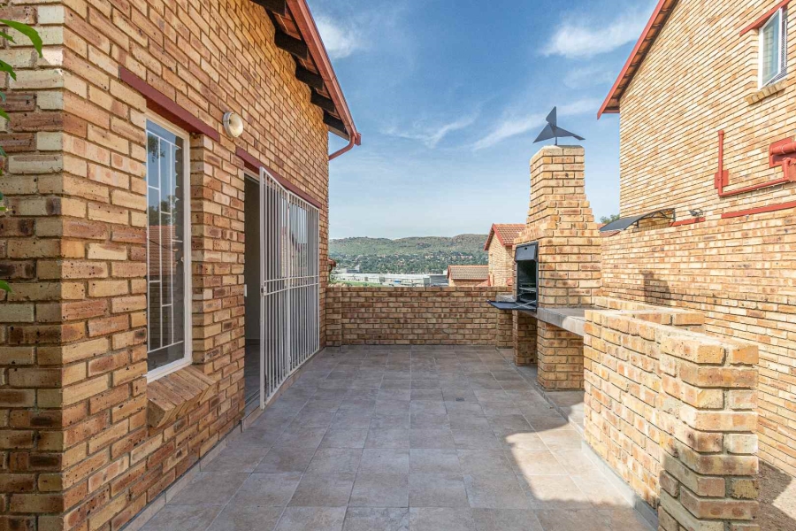 To Let 3 Bedroom Property for Rent in Wilgeheuwel Gauteng