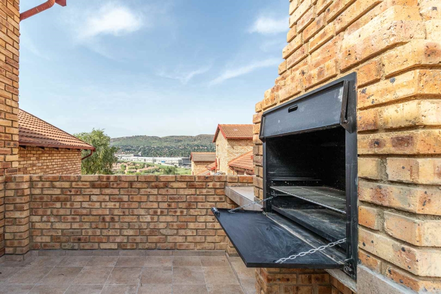 To Let 3 Bedroom Property for Rent in Wilgeheuwel Gauteng