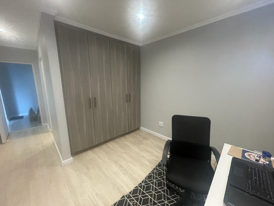 2 Bedroom Property for Sale in Morningside Gauteng