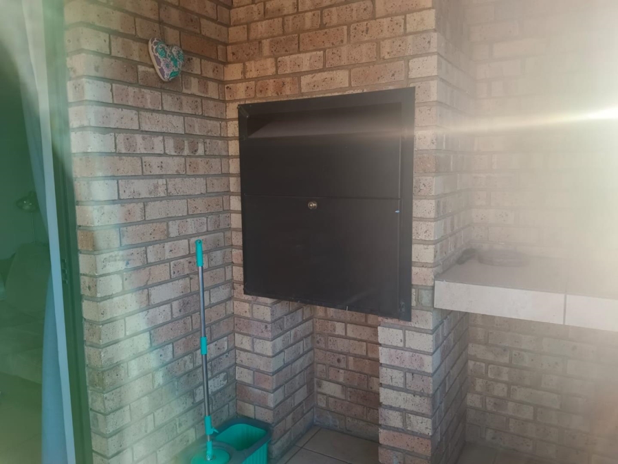 3 Bedroom Property for Sale in New Redruth Gauteng