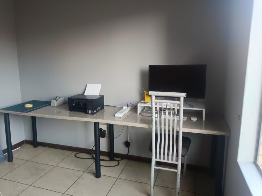 3 Bedroom Property for Sale in New Redruth Gauteng