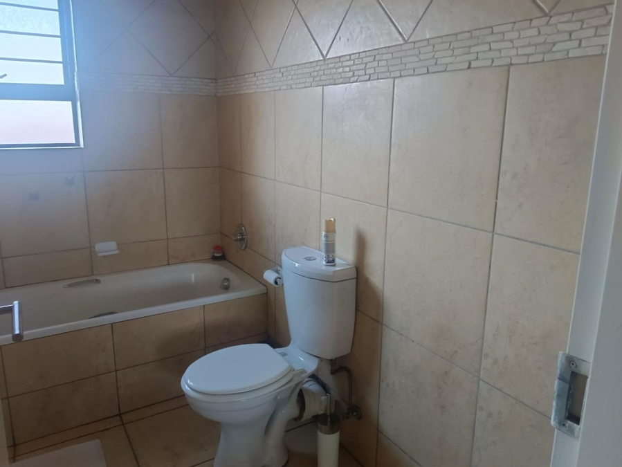 3 Bedroom Property for Sale in New Redruth Gauteng