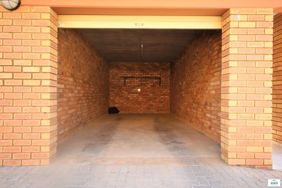 To Let 2 Bedroom Property for Rent in Olympus Gauteng