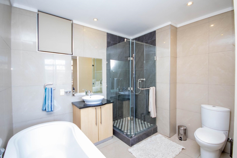 To Let 1 Bedroom Property for Rent in Sandown Gauteng