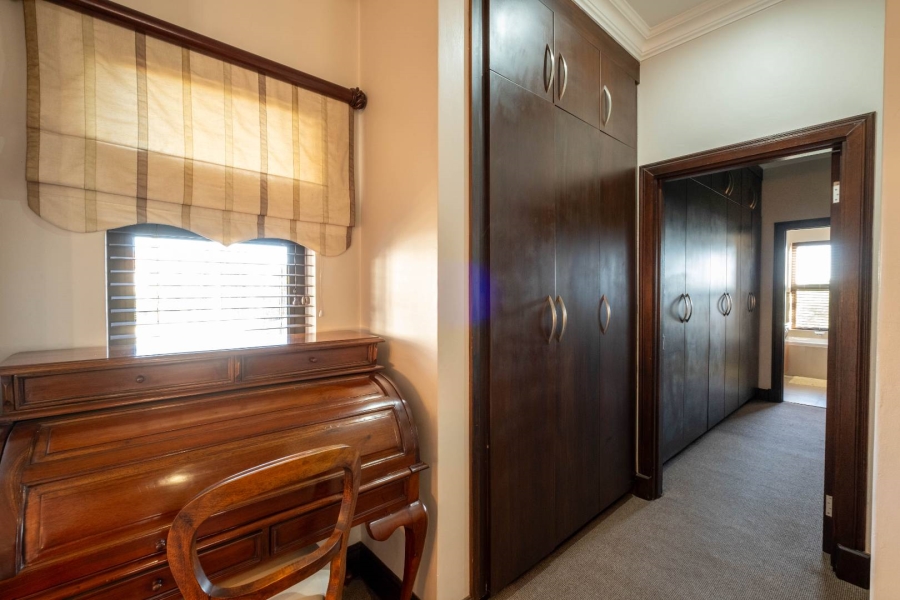 5 Bedroom Property for Sale in Bryanston Gauteng