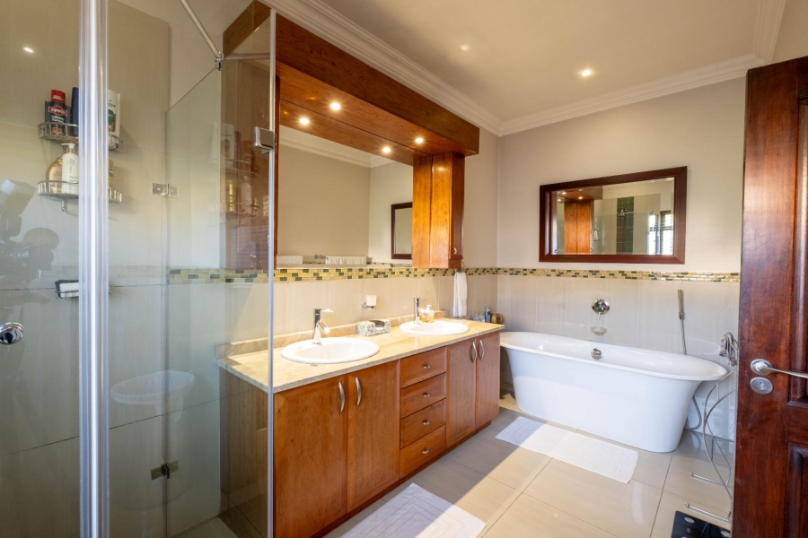 5 Bedroom Property for Sale in Bryanston Gauteng