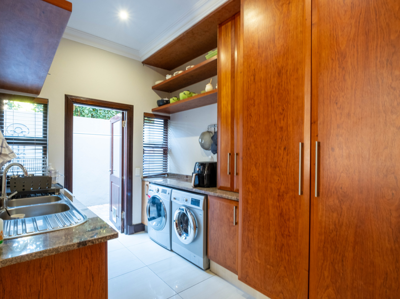 5 Bedroom Property for Sale in Bryanston Gauteng