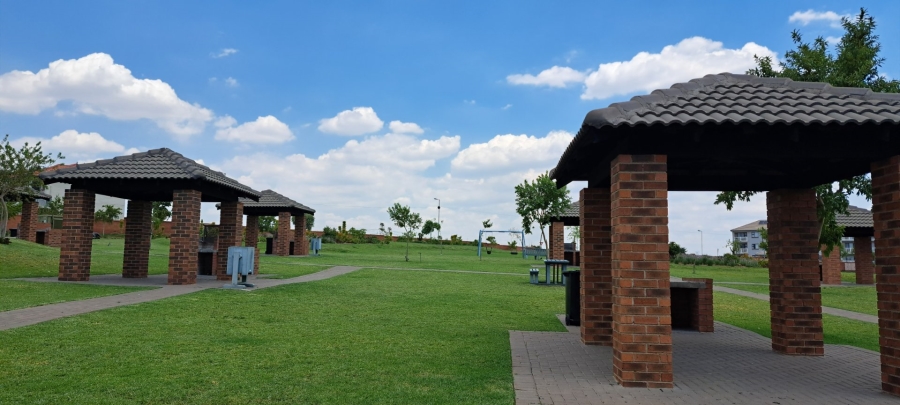 To Let 2 Bedroom Property for Rent in The Reeds Gauteng