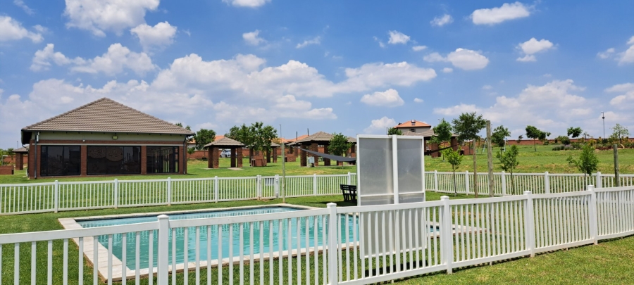 To Let 2 Bedroom Property for Rent in The Reeds Gauteng