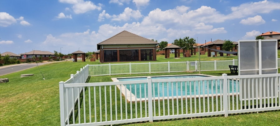 To Let 2 Bedroom Property for Rent in The Reeds Gauteng