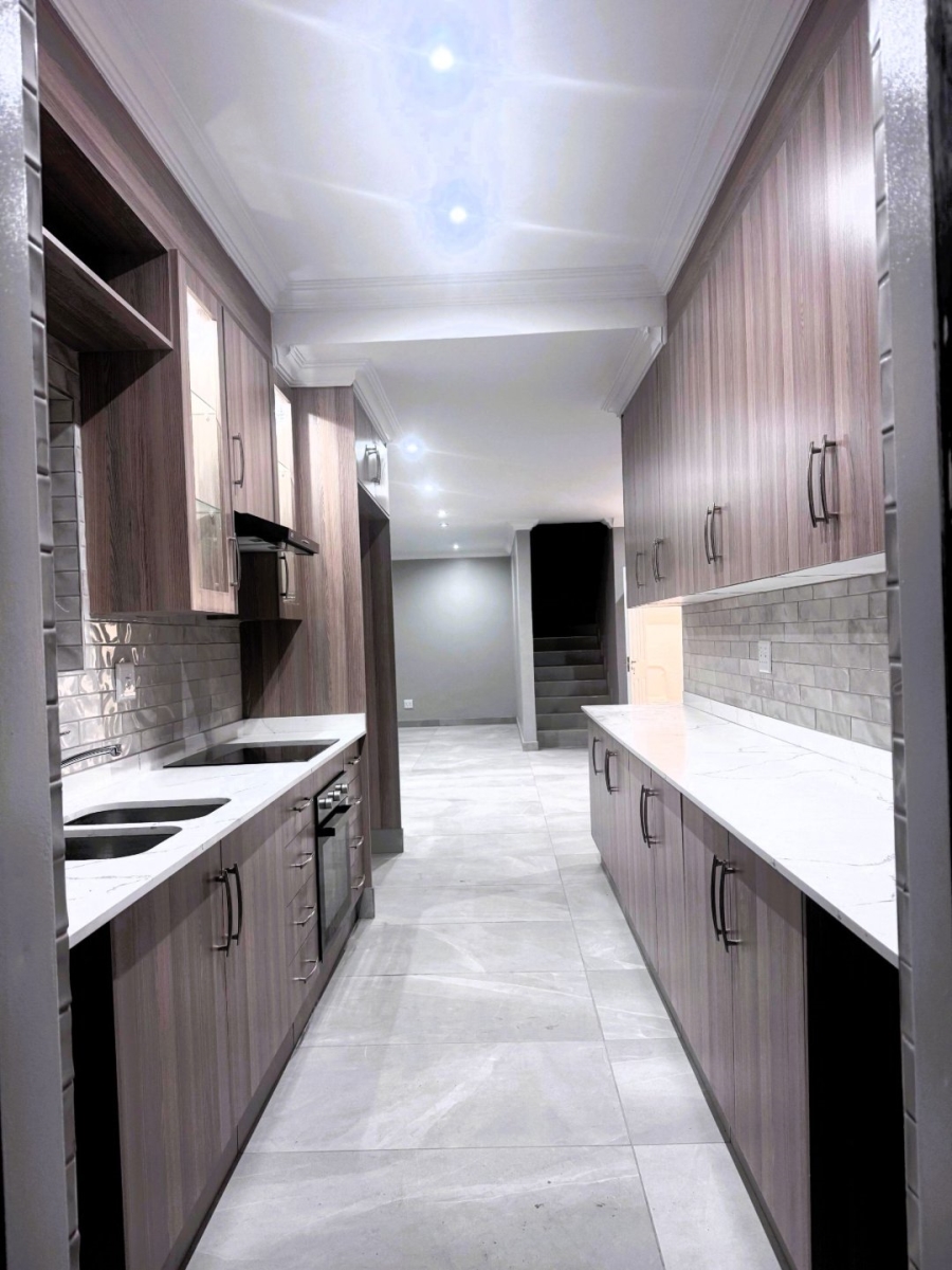 To Let 3 Bedroom Property for Rent in Equestria Gauteng