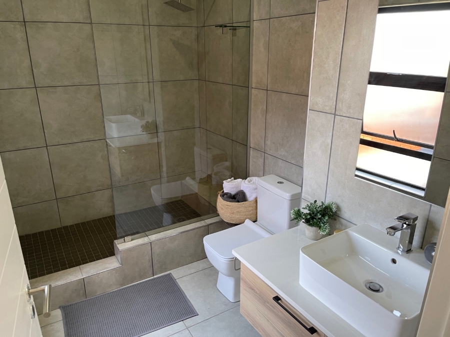 To Let 3 Bedroom Property for Rent in Six Fountains Estate Gauteng