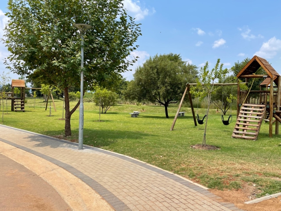 To Let 3 Bedroom Property for Rent in Six Fountains Estate Gauteng